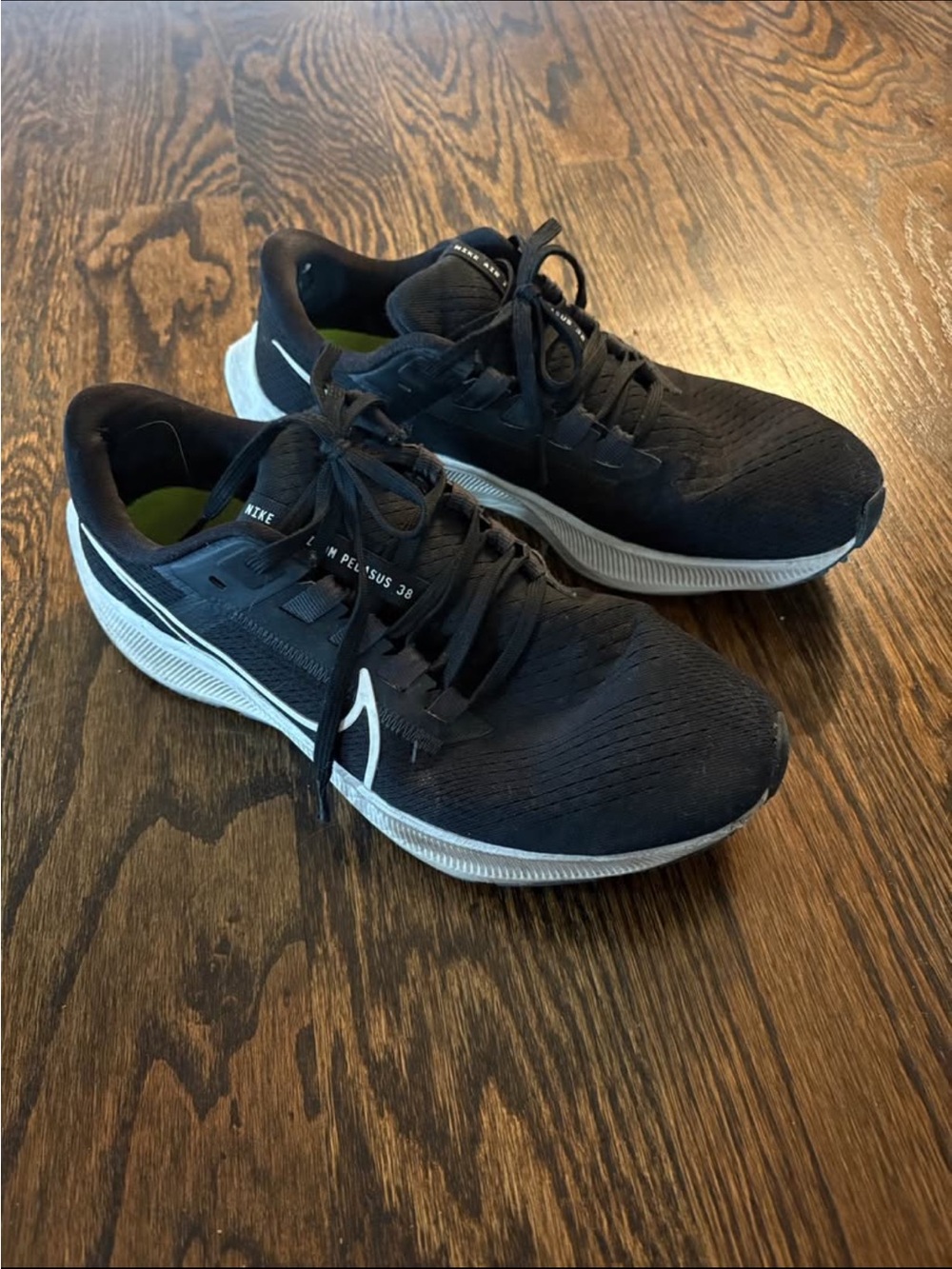 Nike Men’s Black and White Running Sneakers